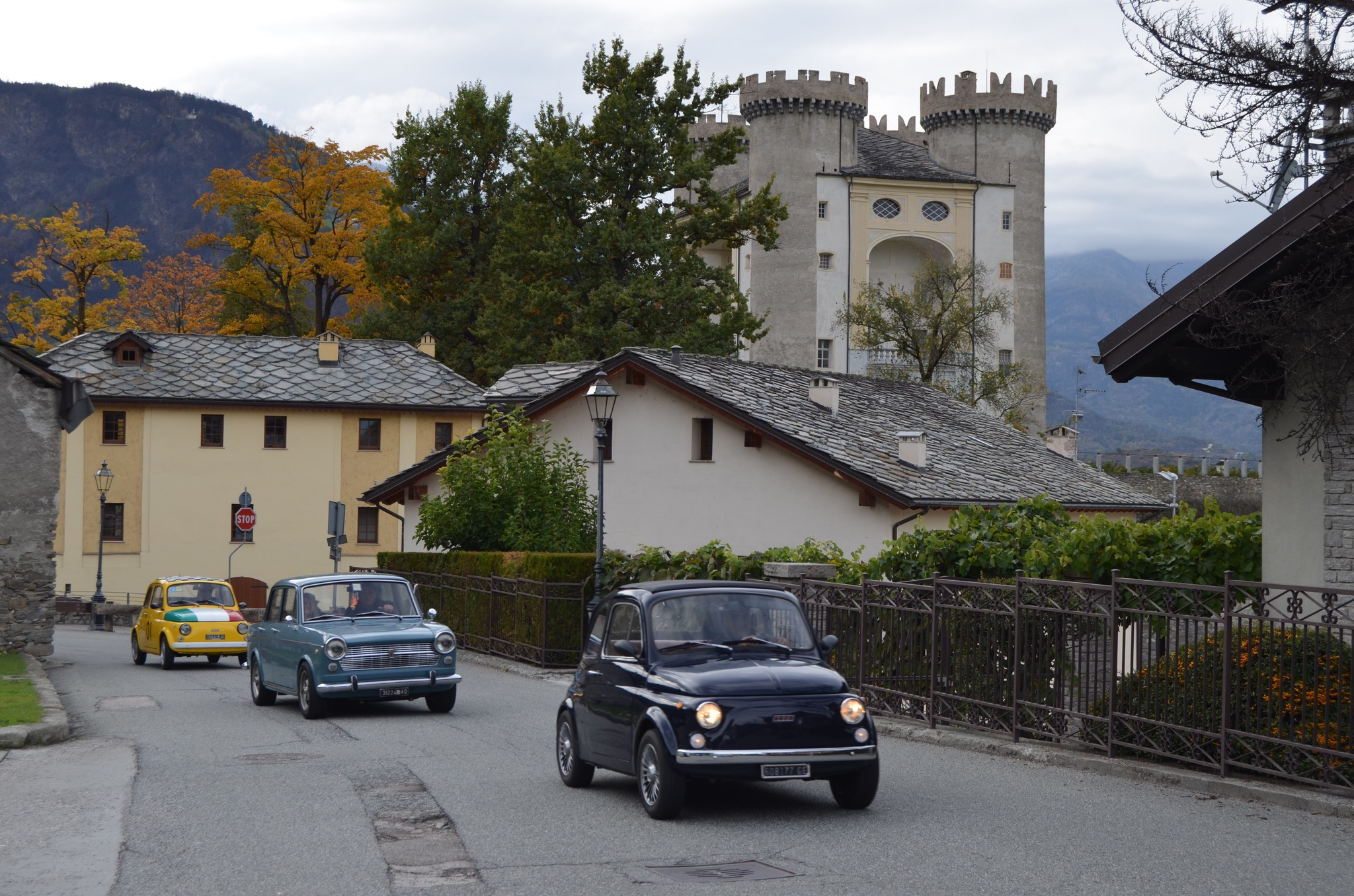 Ruote nella Storia: auto d’epoca in tour tra Nus e Chambave.