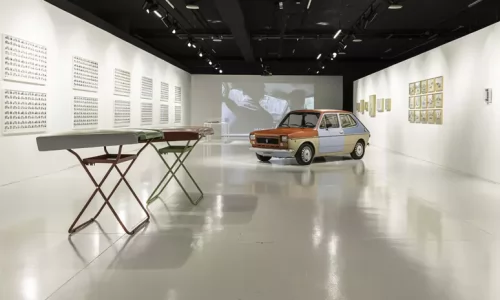 Torino Accoglie la Fiat 127 “Camaleonte” di Cristian Chironi: Un Viaggio Artistico e Musicale al Mauto.