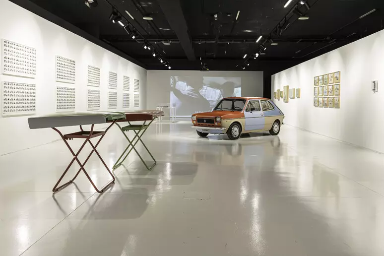 Torino Accoglie la Fiat 127 “Camaleonte” di Cristian Chironi: Un Viaggio Artistico e Musicale al Mauto.