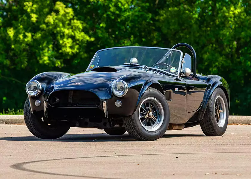 Monterey Car Week: All’asta la Shelby Cobra Roadster di Steve McQueen.