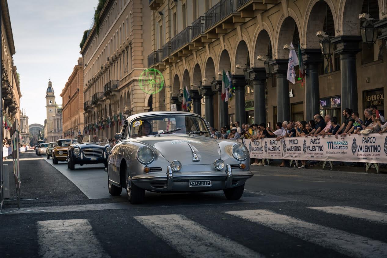 Torino celebra le auto storiche: tre giorni di sfilate e omaggi.