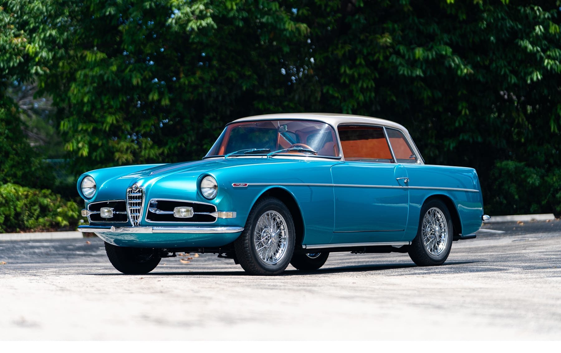 Alfa Romeo 1900C SS Coupé Lugano del 1957 all’asta di Pebble Beach: Un Capolavoro di Design e Ingegneria.