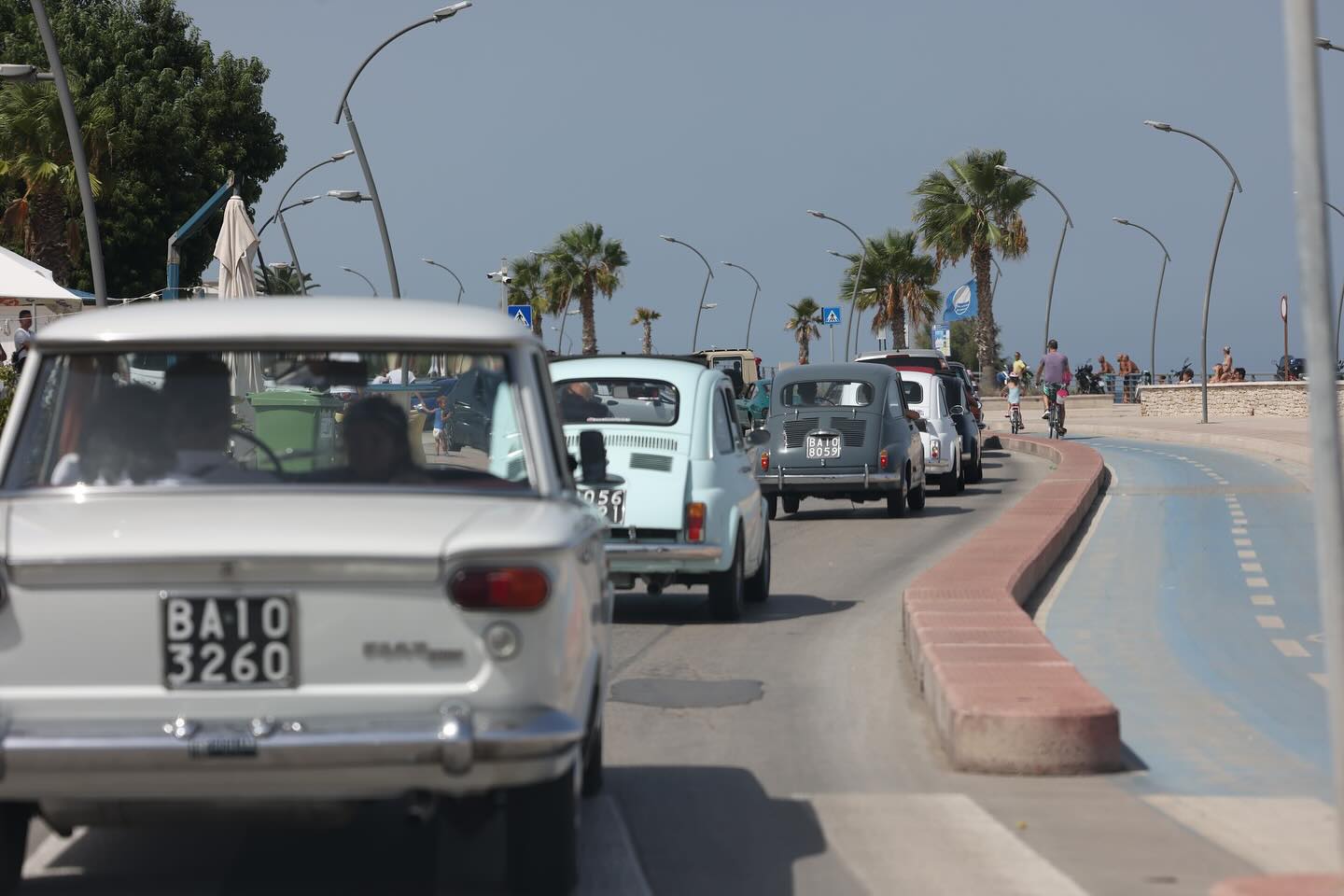 Ruote nella Storia a Bisceglie: Un Buon inizio con oltre 50 equipaggi.