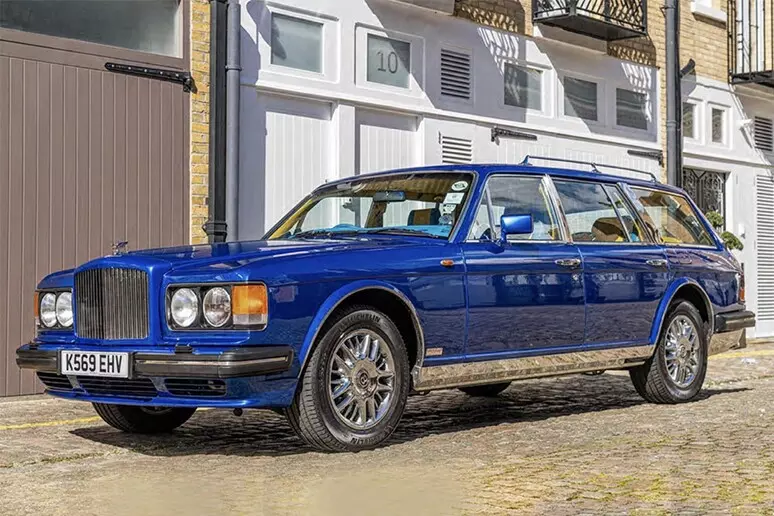 La Bentley Val d’Isere: Un’Iconica Station Wagon della Collezione del Sultano del Brunei.