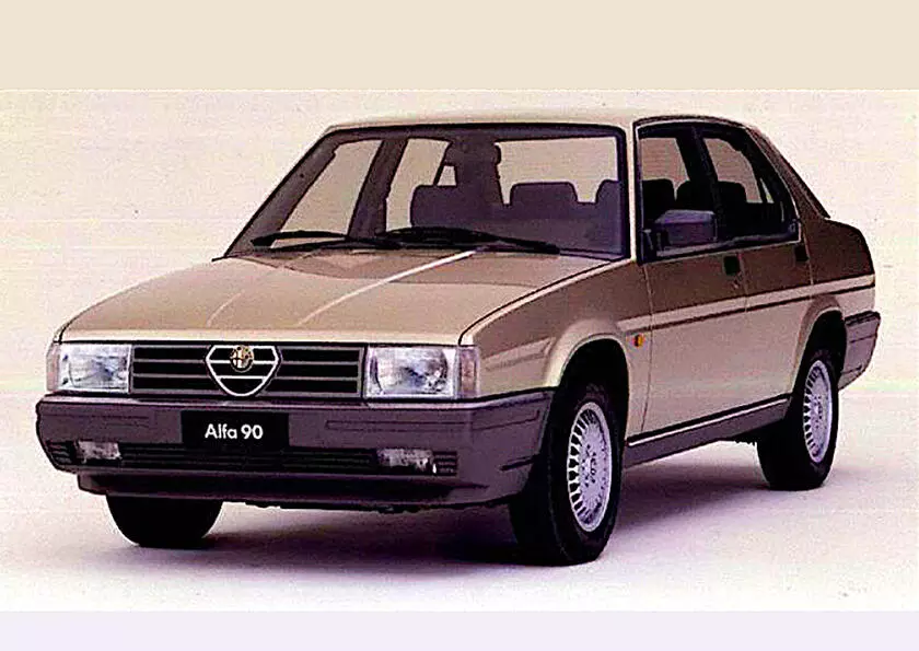 Alfa Romeo Alfa 90: il modello di Transizione tra le Generazioni Automobilistiche.