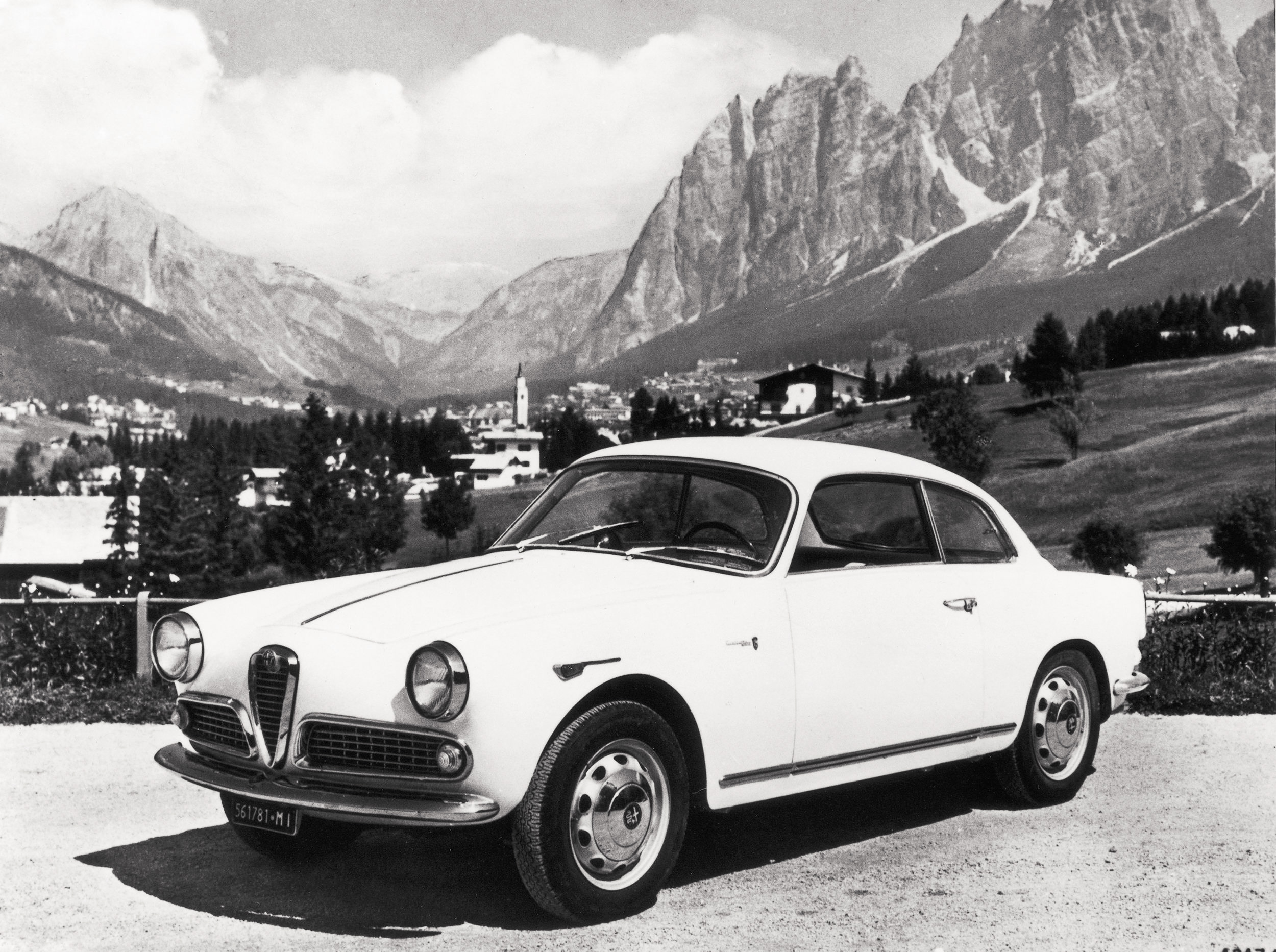 Milano AutoClassica 2024: al Salone dell’Auto Classica e Sportiva la celebrazione dei 70 anni della Giulietta.